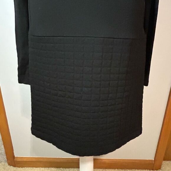 Theory Mimi Q Classical Dress Womens Black Quilted Long Sleeve Shift Crew size M - Picture 2 of 11